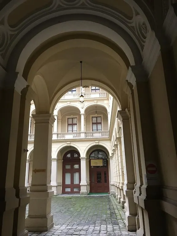 Art And Architecture Apartment Budapest