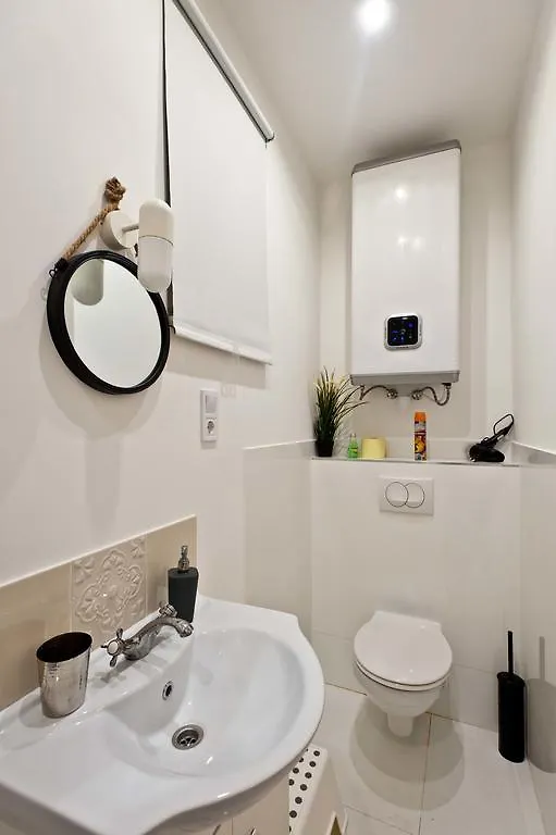 Art And Architecture Apartment Budapest 0*,