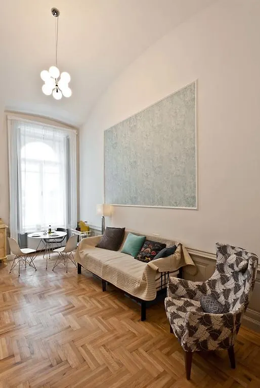 Art And Architecture Apartment Budapest