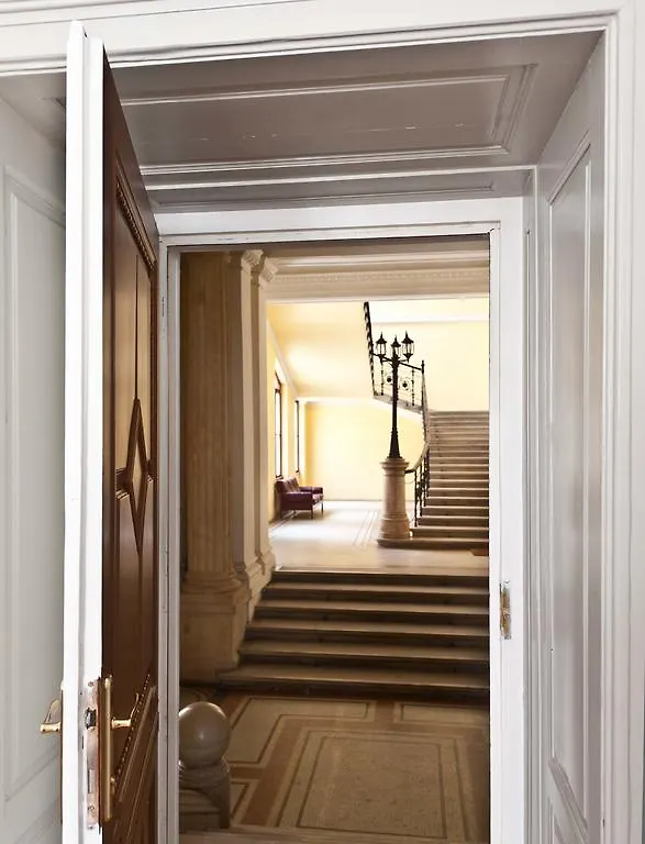 Art And Architecture Apartment Budapest