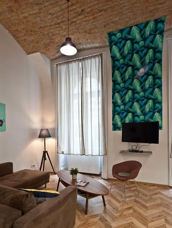 Art And Architecture Apartment Budapest