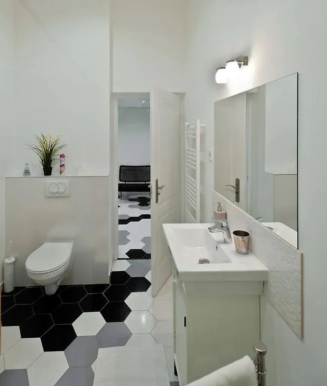 Art And Architecture Apartment Budapest
