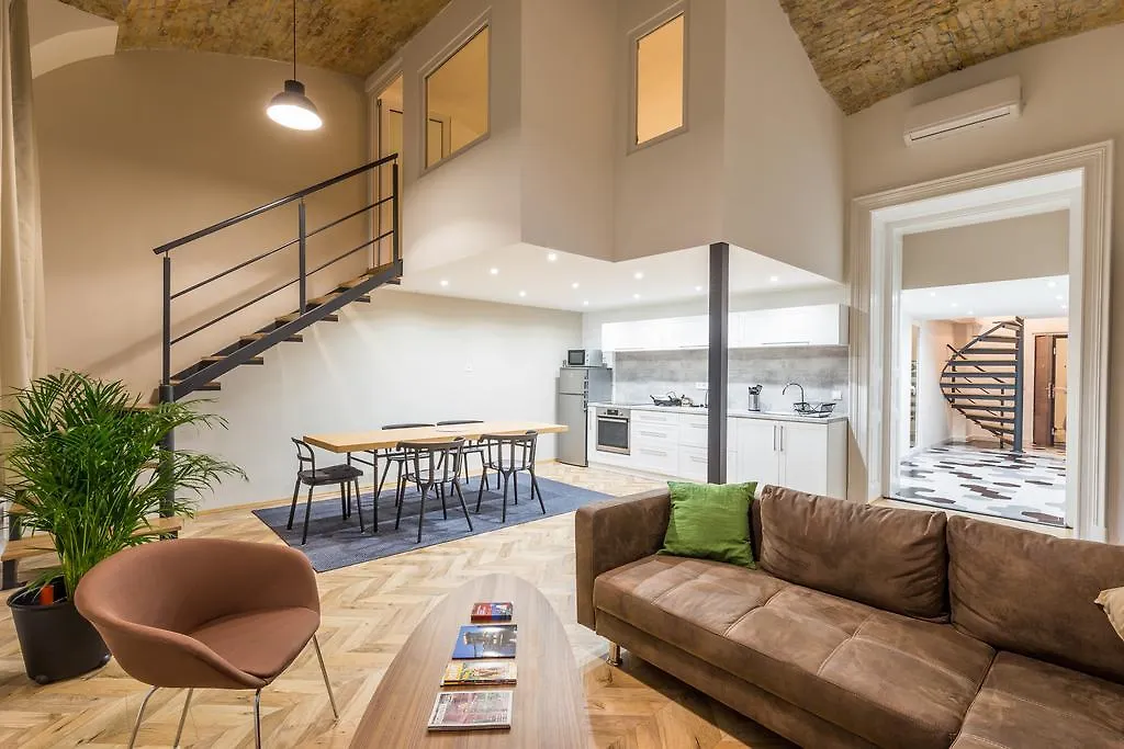 Art And Architecture Apartment Budapest
