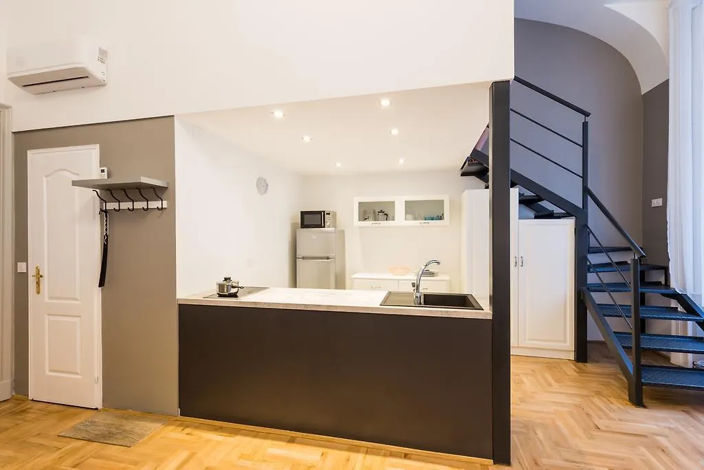 Art And Architecture Apartment Budapest 0*,