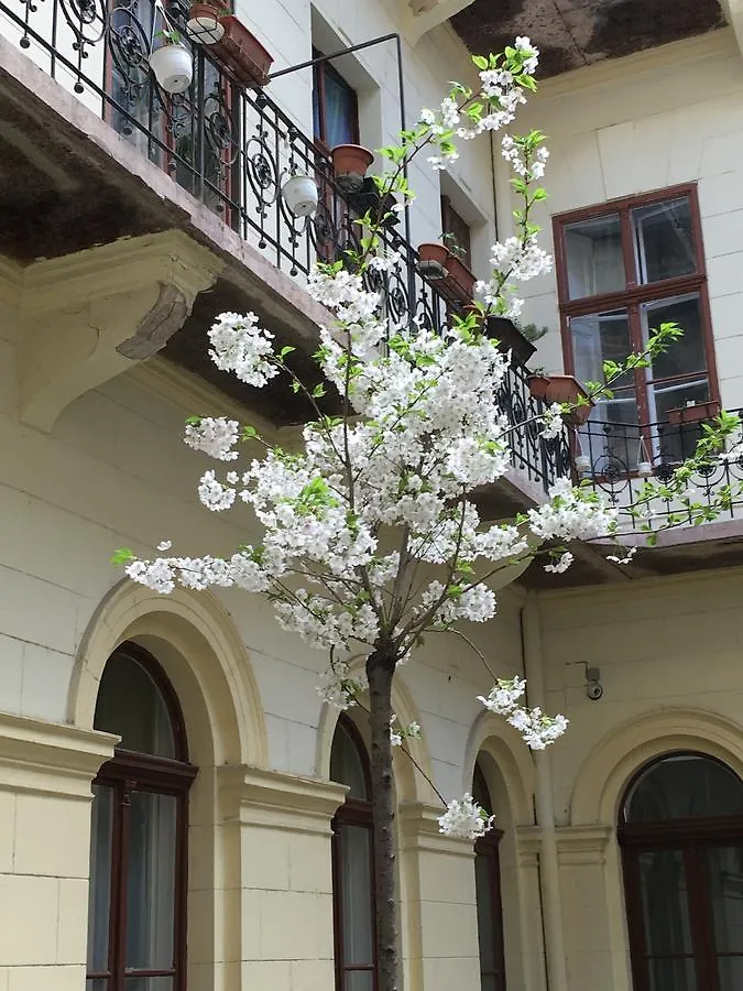 Art And Architecture Apartment Budapest